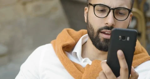 The mobile Application 库存影片 109157221