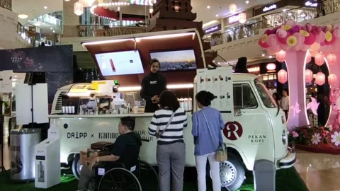 A mobile cafe inside a shopping mall Stock Footage 264157066