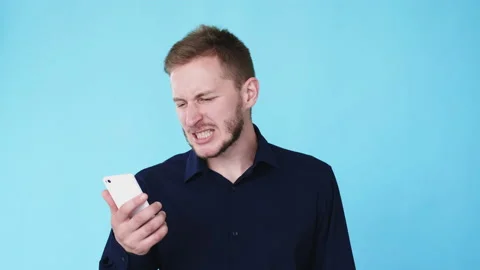 Mobile conflict communication problem man gif loop Video stock 173436988