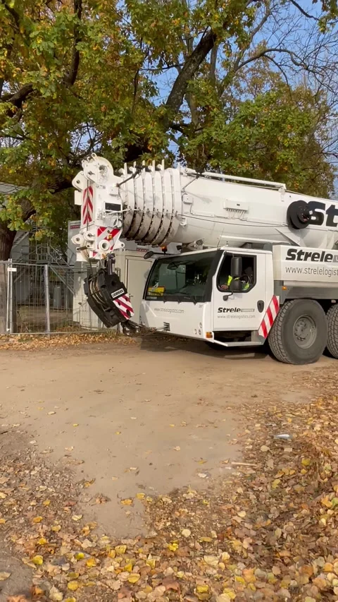 Mobile crane Stock Footage 231917080