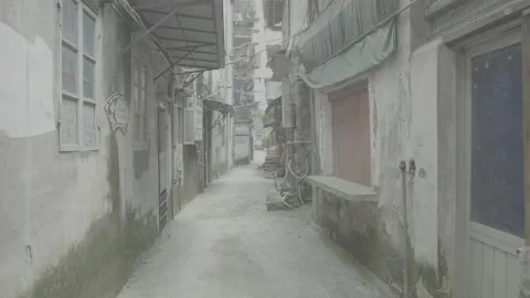 Mobile multi lens shooting of the external environment of residential alleys. Stock Footage 250155237