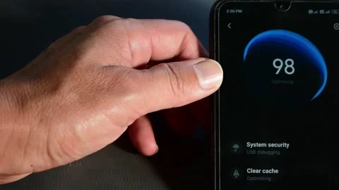 MOBILE PHONE SCREEN OPTIMIZING FOR BEST USE 動画素材 143314590