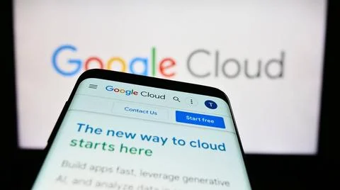  Mobile phone with website of computing services Google Cloud Platform (GC... Stock Photos