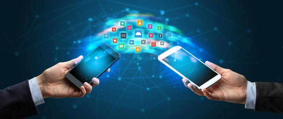 Mobile phones syncing application Stockfoto's
