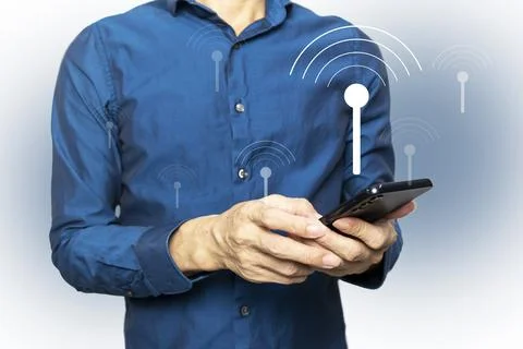 Mobile Wi-Fi distribution, mobile user technology receives Wi-Fi signals in.. 스톡 사진