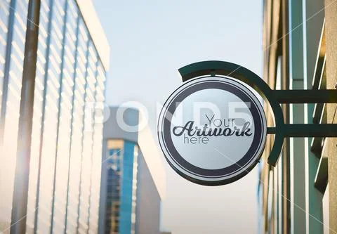 Mock up design on billboard PSDテンプレート