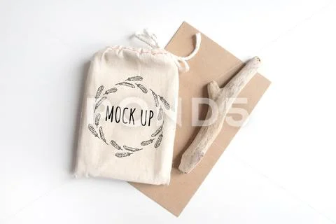Mock up of tarot deck cotton bag with texture paper craft brown envelope PSD Template