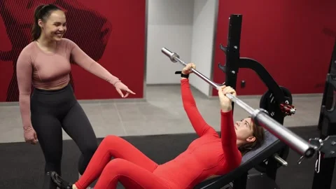 Mocking mistakes during bench press Stock Footage 337114788