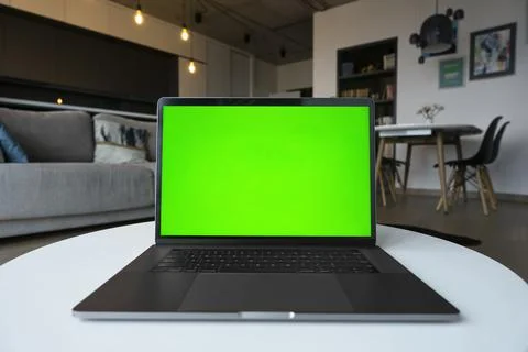 Mockup image of laptop computer with green screen chromakey for advertising app. Foto stock
