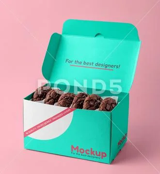 Mockup of a large cookie box on a white background PSD Template
