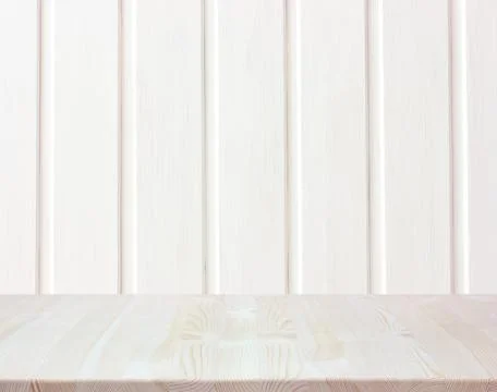Mockup, scene creator. empty table against a white Board wall. Foto stock