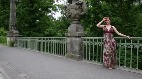 Model on Berlin Bridge Vídeo Stock 31791266