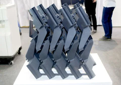 Model black internal combustion engine prototype printed on 3D printer. Foto stock