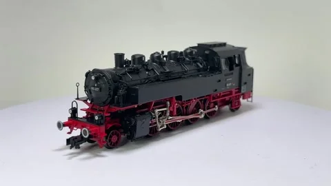 Model of German DRG Class 86 standard steam tank locomotive Vídeos de archivo 324720570