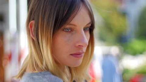 Model posing during photo session closeup Видео 59735324