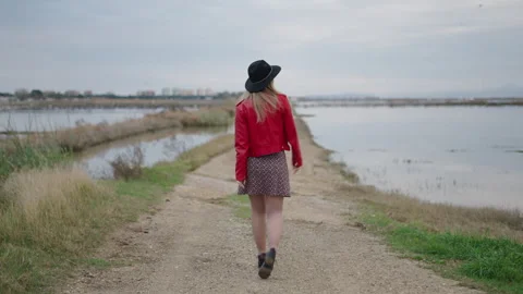 The model receives instructions from the photographer Video stock 280276300
