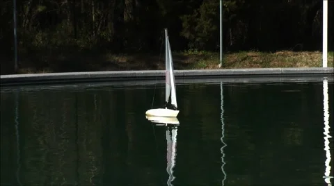 Model sailboating Vídeos de archivo 1851217