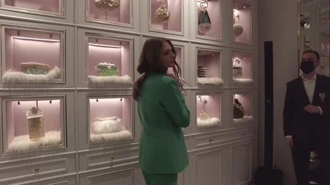 Model shooting in a boutique Vídeo Stock 171044346