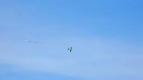 Model of a small flying airplane 2 스톡 동영상 90341056