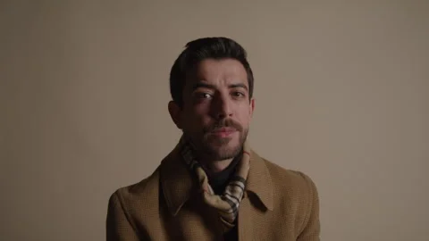 Model In Studio Looks Видео 270396651