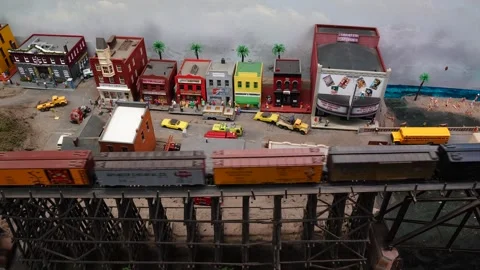 A model train set. Vídeos de archivo 317927061