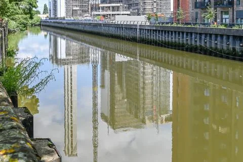 Modern accommodation being constructed in Barking along River Roding Stock Photos