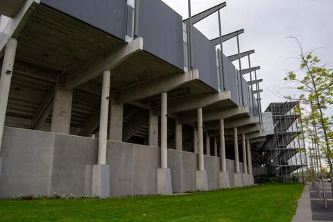 Modern Architectural Structure with Concrete Pillars Foto stock