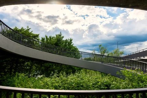 Modern architecture bridge look up perspective Stock-Fotos