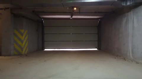Modern automatic car garage door 스톡 동영상 171046928