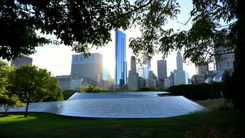 Modern BP Pedestrian Bridge view with Chicago downtown background with modern 库存影片 319362408