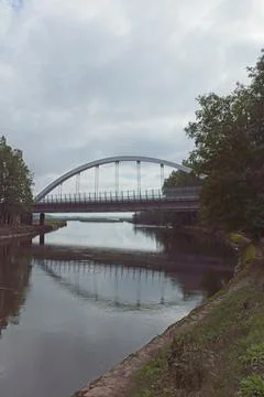 Modern bridge over river. Foto stock