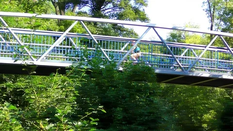 Modern Bridge on the River and Cycle Route Видео 73198046