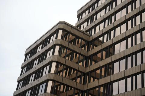 Modern Building Architecture With Reflective Windows In Sheffield, England. Stock Photos