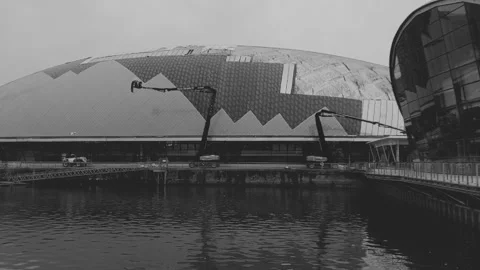 A modern building being repaired. 動画素材 171890033