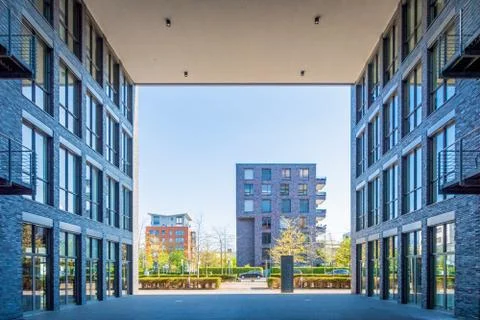 Modern business district architecture watching from inner yard of building to Foto stock