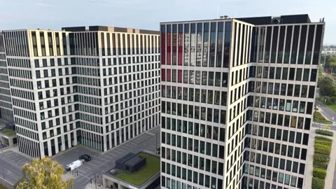Modern business office buildings complex with sleek architecture Vidéo 341400372