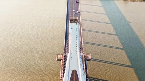Modern cable-stayed bridge on dongting lake,yueyang,China 動画素材 325337166