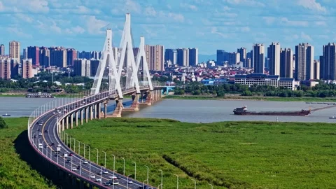 Modern cable-stayed bridge on dongting lake,yueyang,China 스톡 동영상 325344505