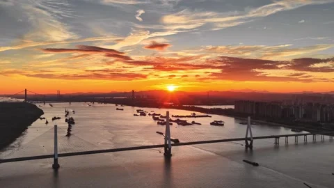Modern cable-stayed bridge on dongting lake,yueyang,China 스톡 동영상 325344710