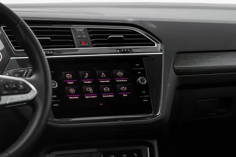 Modern car dashboard. Screen multimedia system. Translation: "Navigation. Ass Foto stock