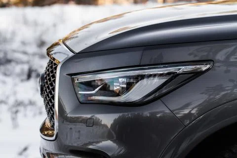Modern car headlight close up view. LED Headlight of a car. Foto stock