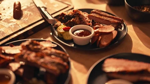 Modern Chef Prepares Barbecue BBQ Brisket Ribs Meats Cinematic Travel Vidéo 280507976