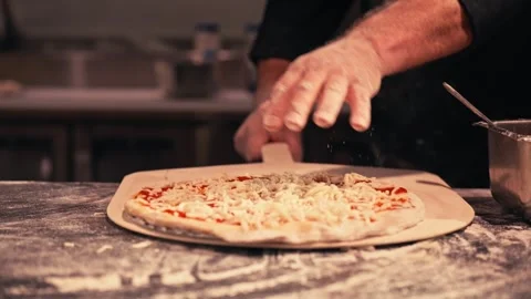 Modern Chef Prepares A Pizza At Brewery Restaurant Dinner Cinematic Vídeo Stock 280508591