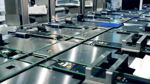 Modern conveyor complex is distributing solar cells Vídeo Stock 166579727