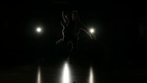 Modern dancer on stage Видео 77844379