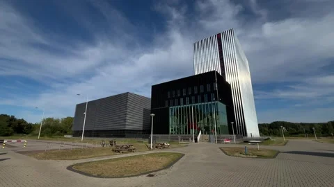 Modern Data Center Architecture at Equinix AM4 in Amsterdam Science Park. 库存影片 345011140