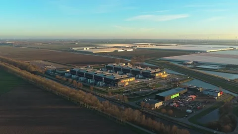 Modern data center complex seen from above, housing critical it servers and Vídeo Stock 332680846