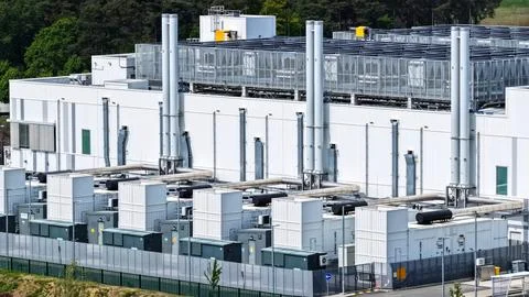 Modern Data Center with Large Solar Array and Cooling Systems Fotos de archivo