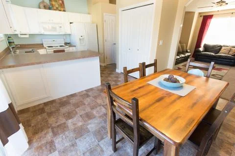 Modern Decor in a Kitchen and Dining Room Stock-Fotos