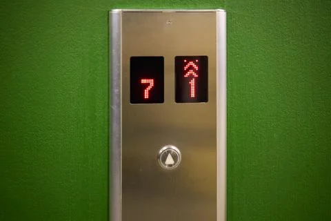 The modern elevator control panel features a display showcasing the current Foto stock